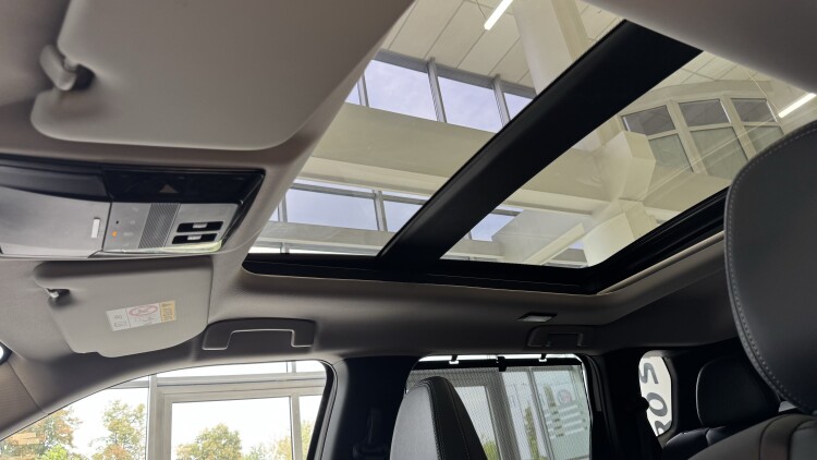MITSUBISHI OUTLANDER в комплектації ULTIMATE 2.5