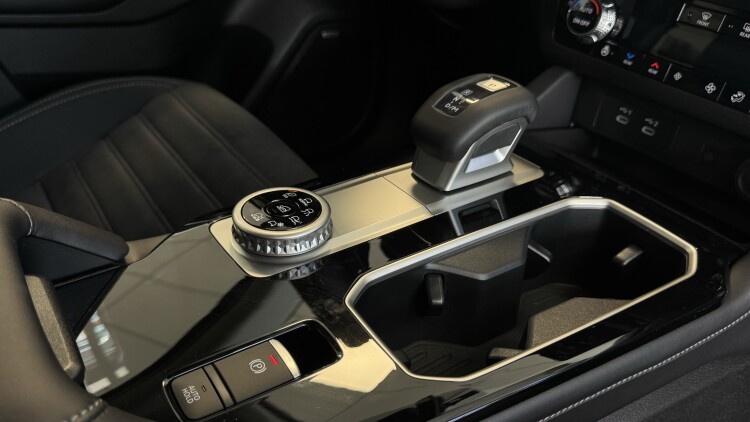 MITSUBISHI OUTLANDER в комплектації ULTIMATE 2.5