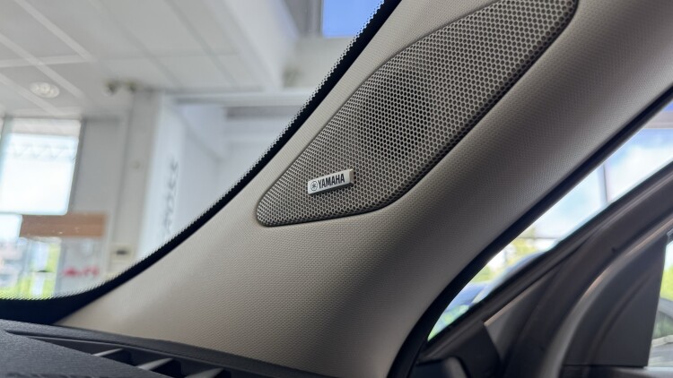 MITSUBISHI OUTLANDER в комплектації ULTIMATE 2.5