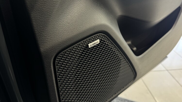 MITSUBISHI OUTLANDER в комплектації ULTIMATE 2.5