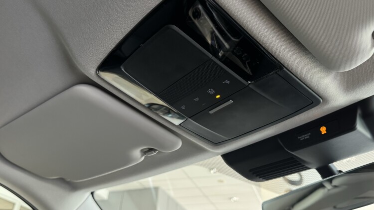 MITSUBISHI OUTLANDER в комплектації ULTIMATE 2.5
