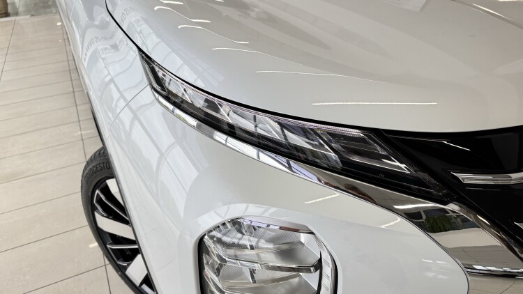 MITSUBISHI OUTLANDER в комплектації ULTIMATE 2.5