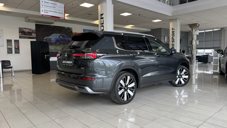 MITSUBISHI OUTLANDER в комплектації ULTIMATE 2.5