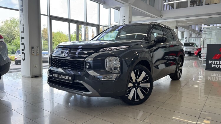 MITSUBISHI OUTLANDER в комплектації ULTIMATE 2.5 PLUS