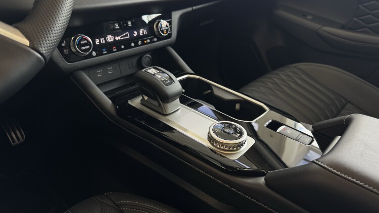 MITSUBISHI OUTLANDER в комплектації ULTIMATE 2.5 PLUS