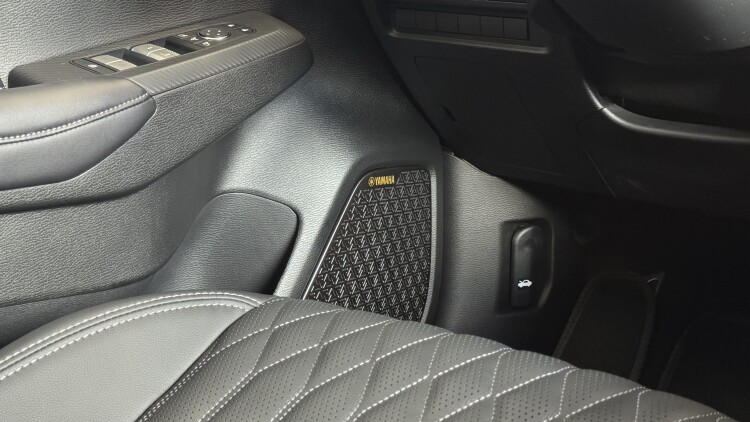 MITSUBISHI OUTLANDER в комплектації ULTIMATE 2.5 PLUS