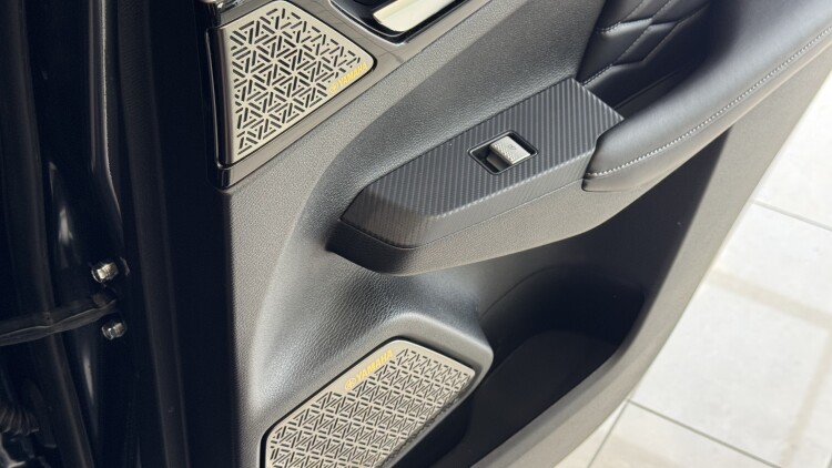 MITSUBISHI OUTLANDER в комплектації ULTIMATE 2.5 PLUS