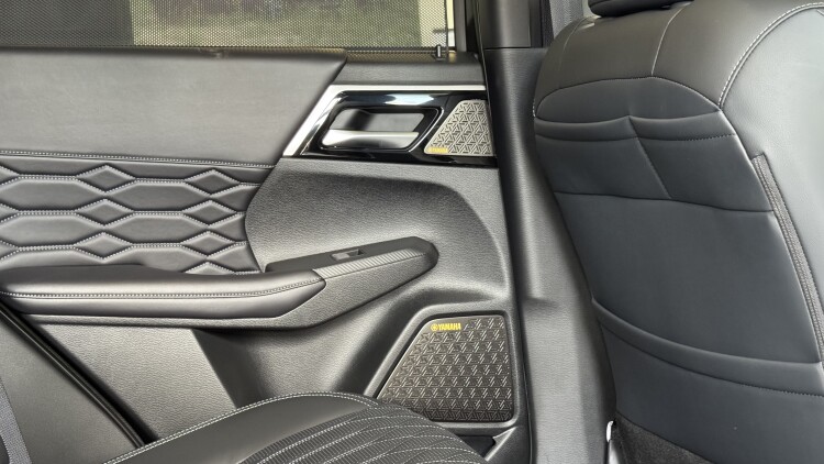 MITSUBISHI OUTLANDER в комплектації ULTIMATE 2.5 PLUS