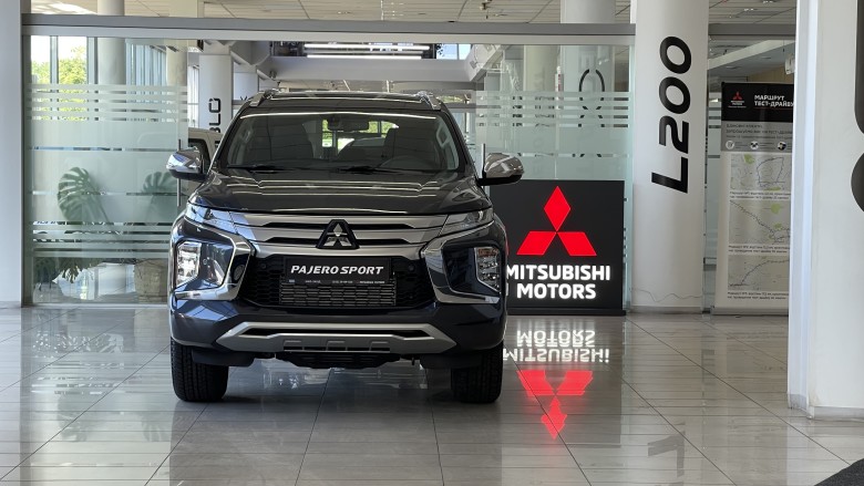 MITSUBISHI PAJERO SPORT в комплектації INSTYLE 2.4 4WD